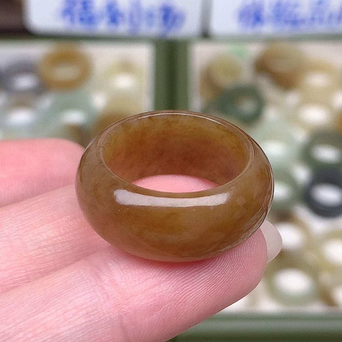 未镶嵌戒指和田玉