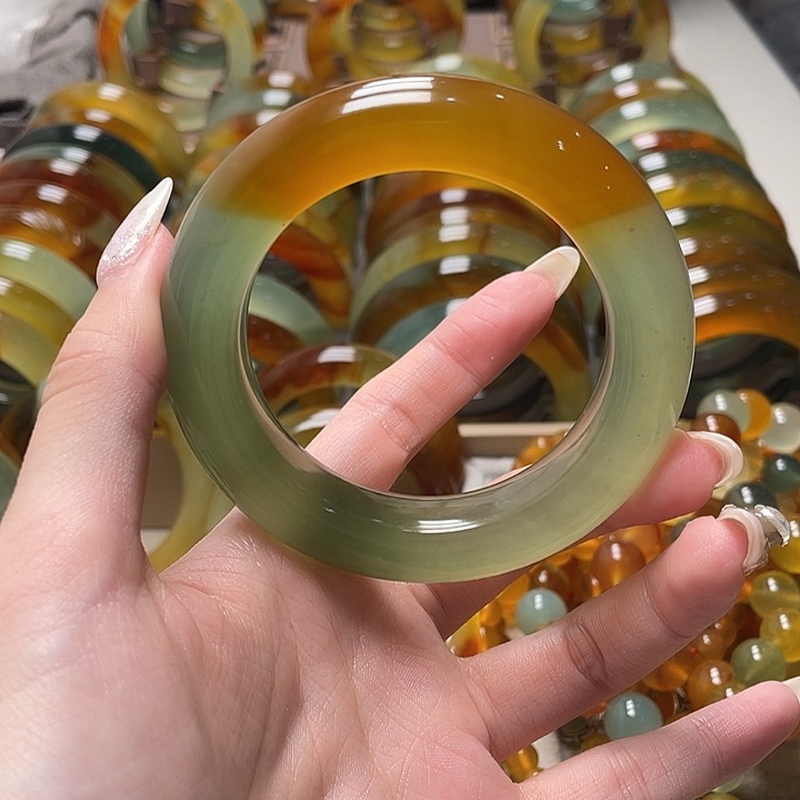 蛇纹石玉未镶嵌手镯55