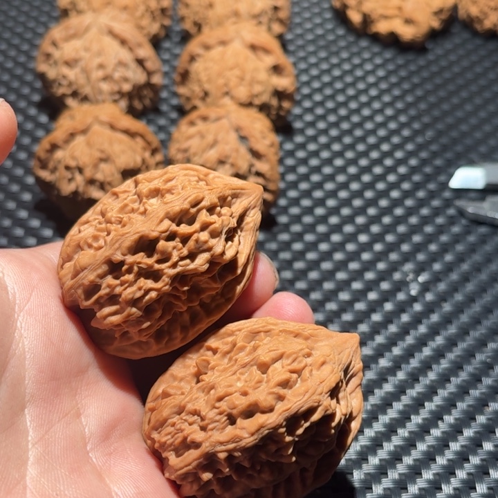 辉***￴吊坠文玩核桃鸡心