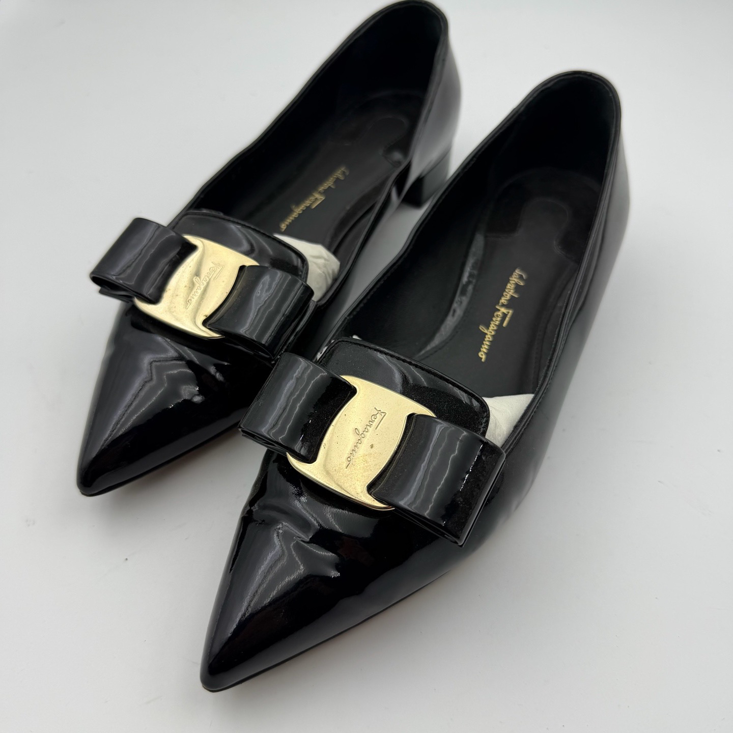 95新 FERRAGAMO/菲拉格慕 37.5（7c）/菲拉格慕尖头漆皮平底鞋/无盒