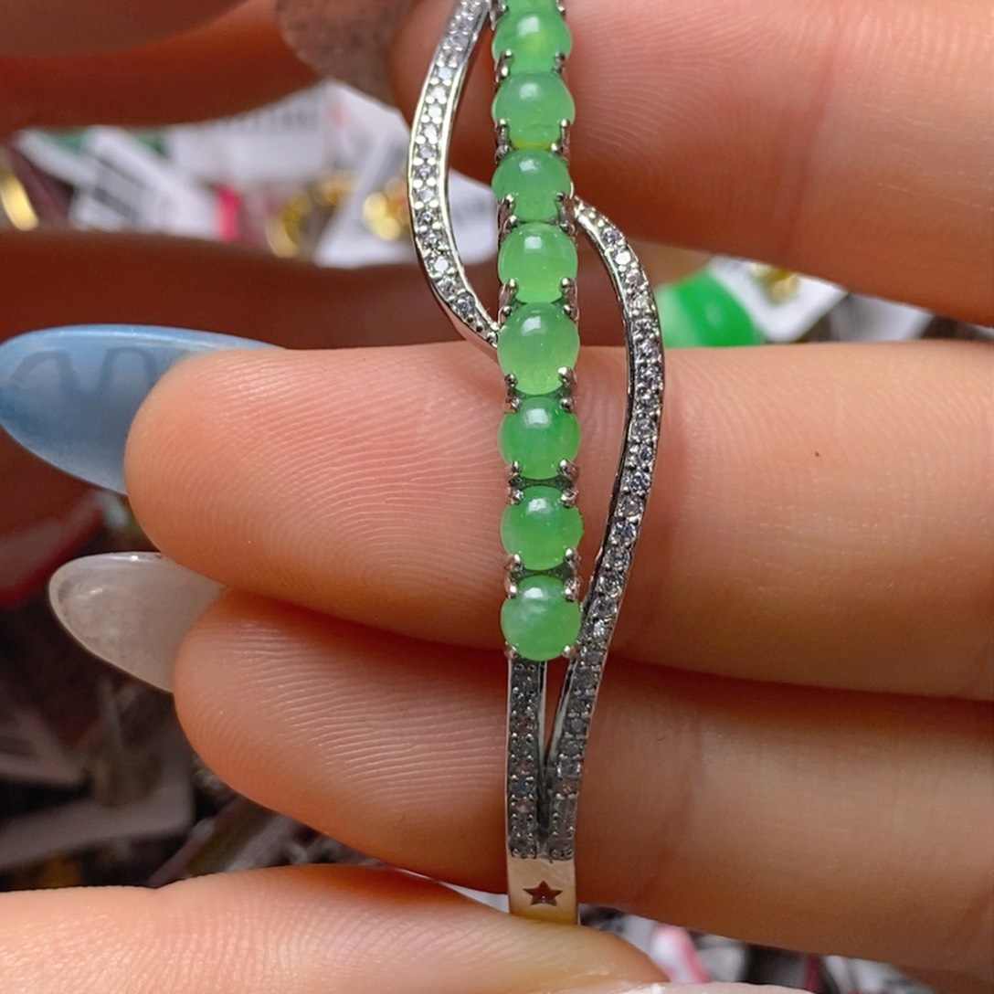 银S925镶嵌戒指翡翠百内无证书