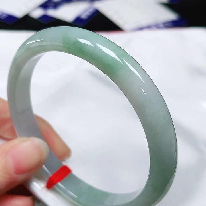 翡翠手镯（圆镯）未镶嵌