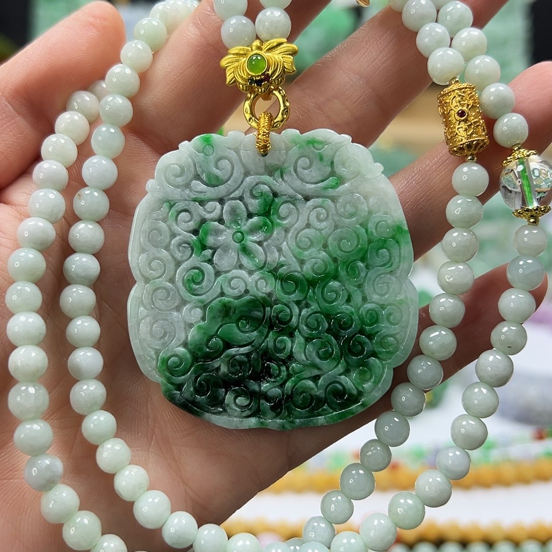 翡翠未镶嵌颈饰吊坠