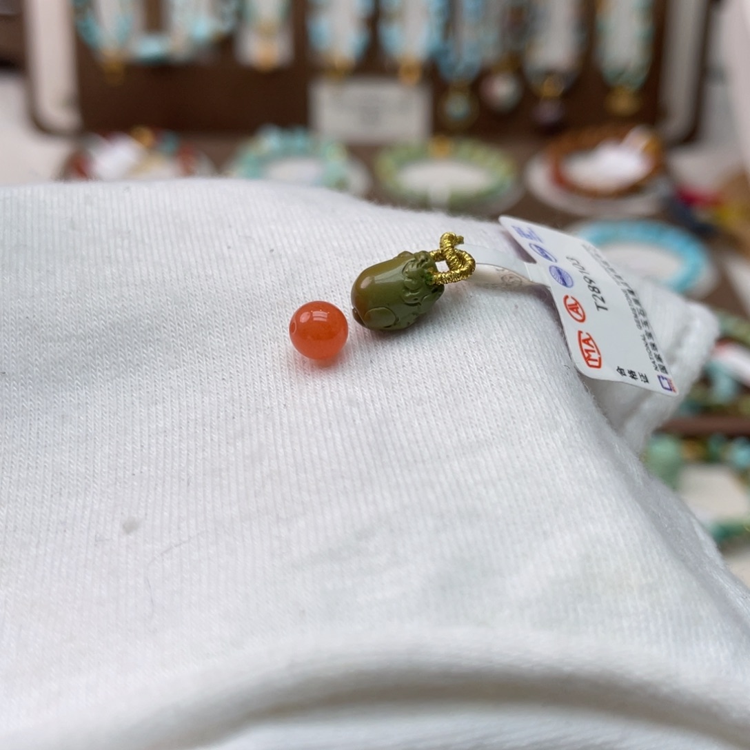 南红玛瑙未镶嵌珠宝奇石