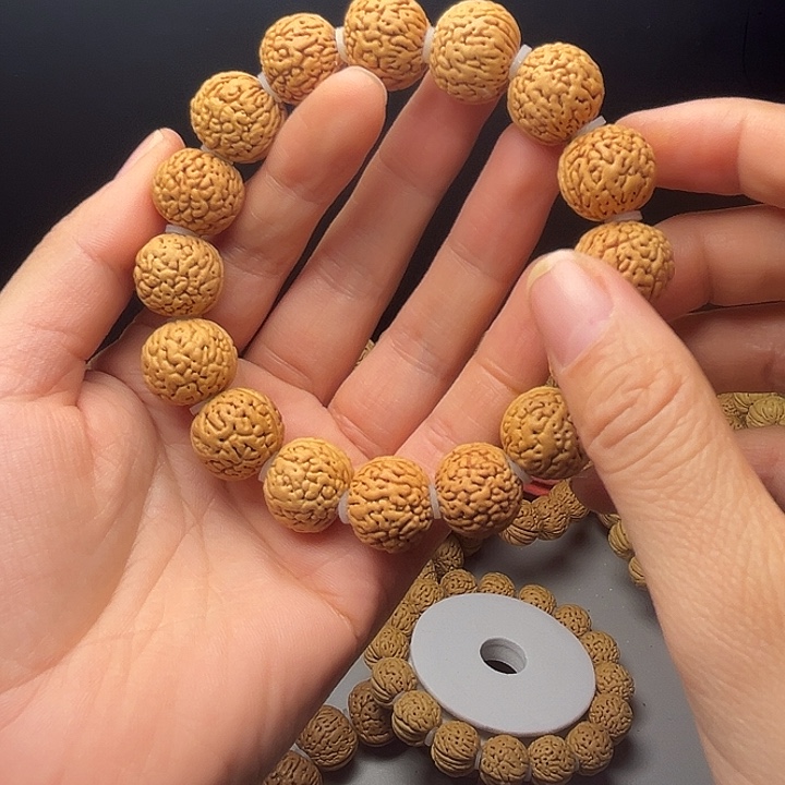 A***o吊坠桃核桃核手串