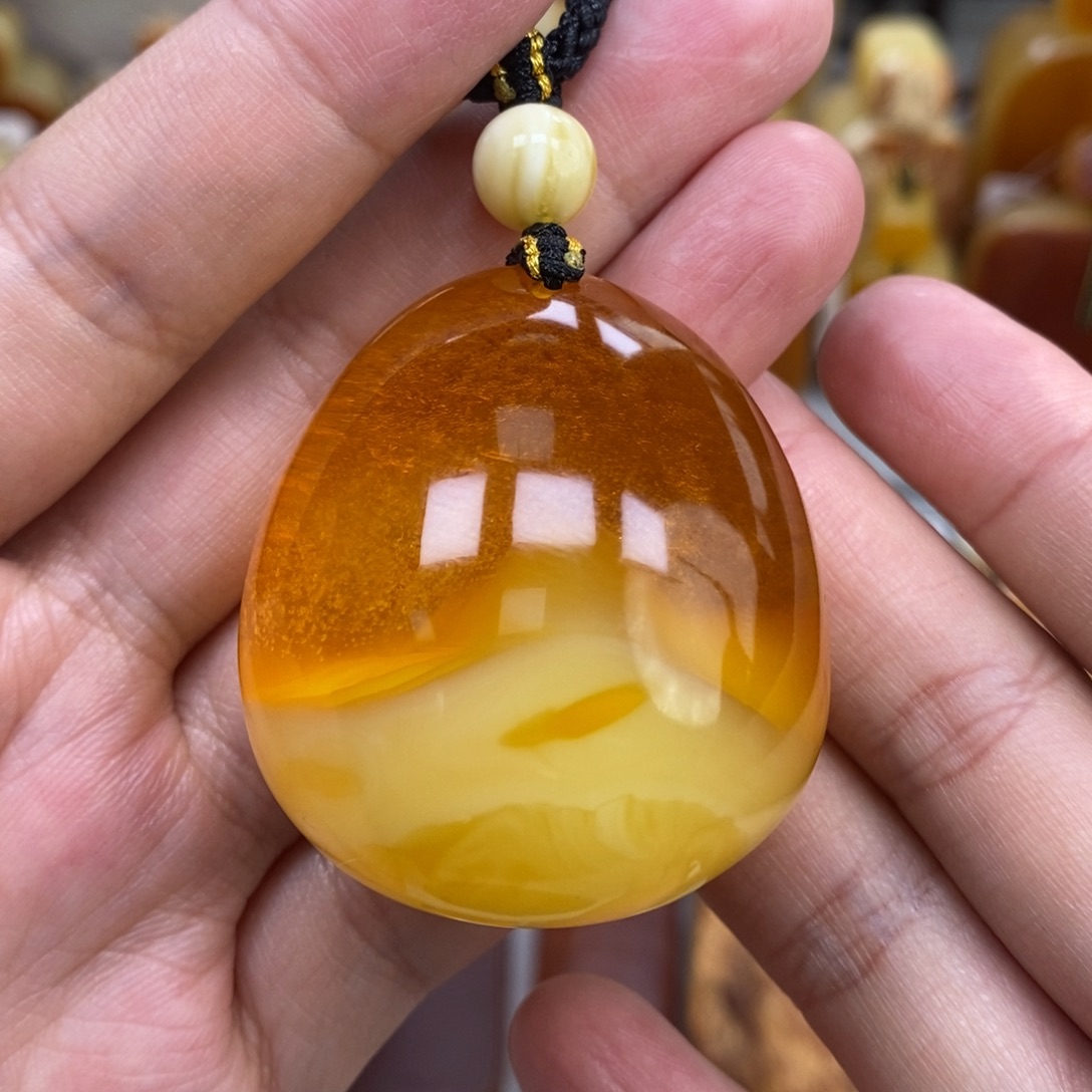 蜜蜡未镶嵌珠宝奇石