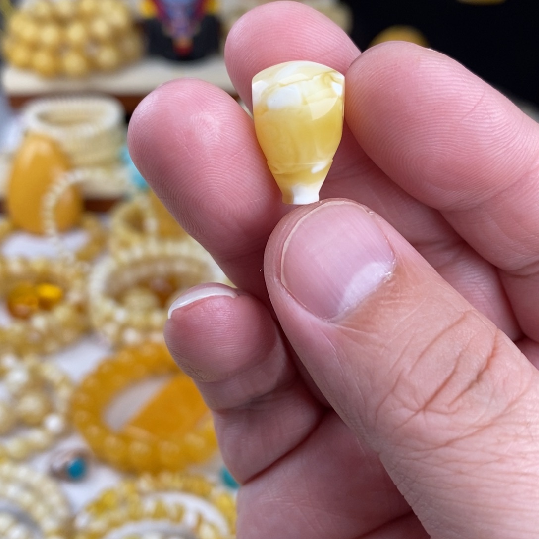 露***路蜜蜡未镶嵌手链瓷白三通12mm一个