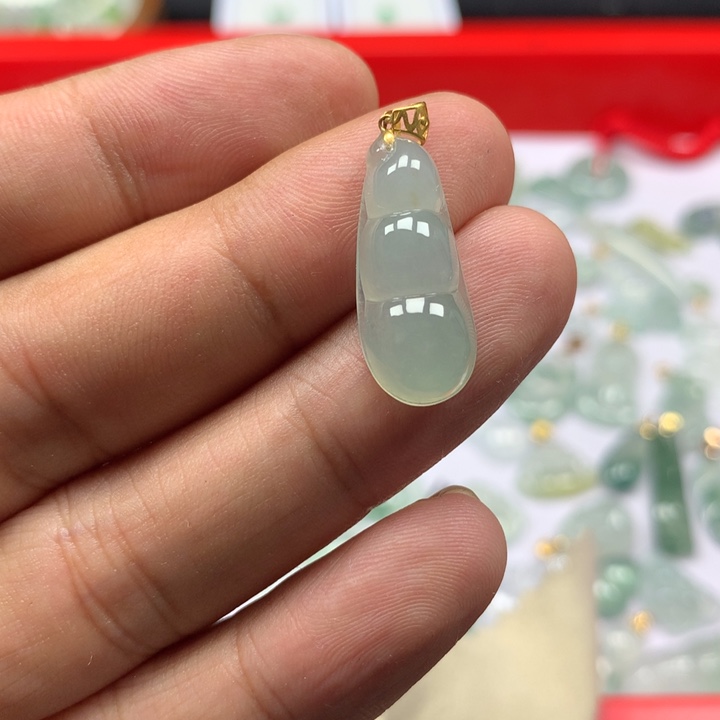 【闪购商品】吊坠(不含链)18K金镶嵌翡翠豆子