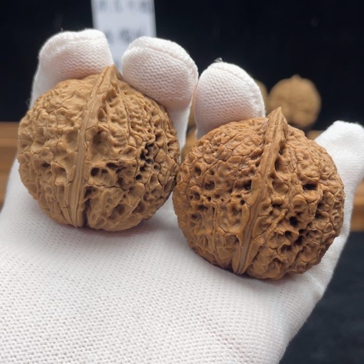 用***0文玩核桃把件云南铁核桃4