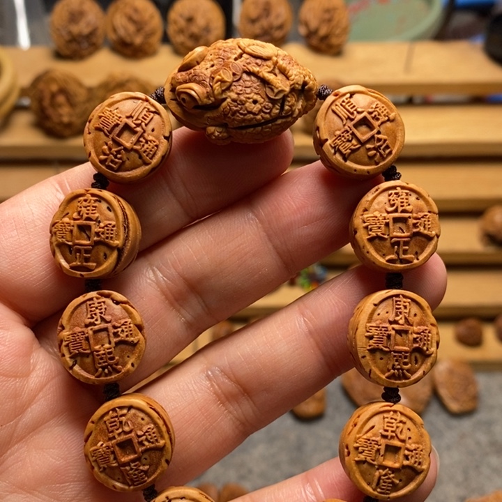 桃核雕刻五帝钱➕手工金蟾