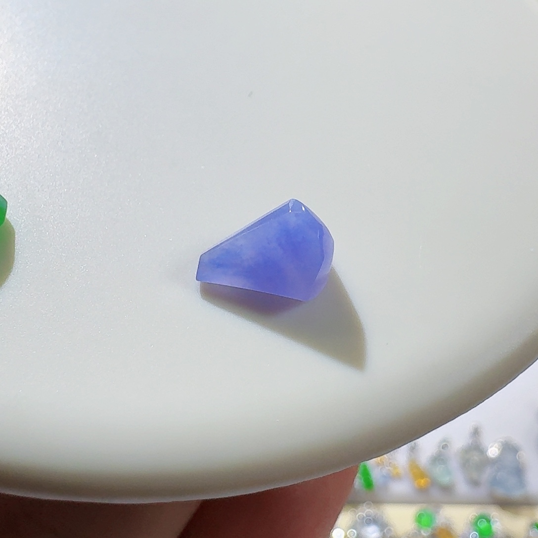 翡翠颈饰未镶嵌裸石