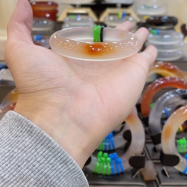 C***n玛瑙/玉髓未镶嵌手镯