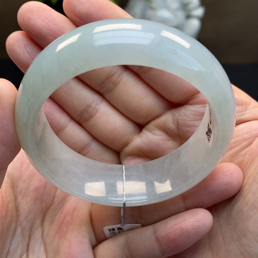 翡翠手镯未镶嵌天然