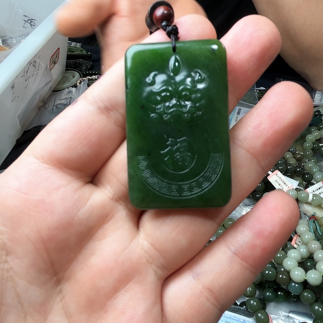 和田玉未镶嵌吊坠(赠链)42