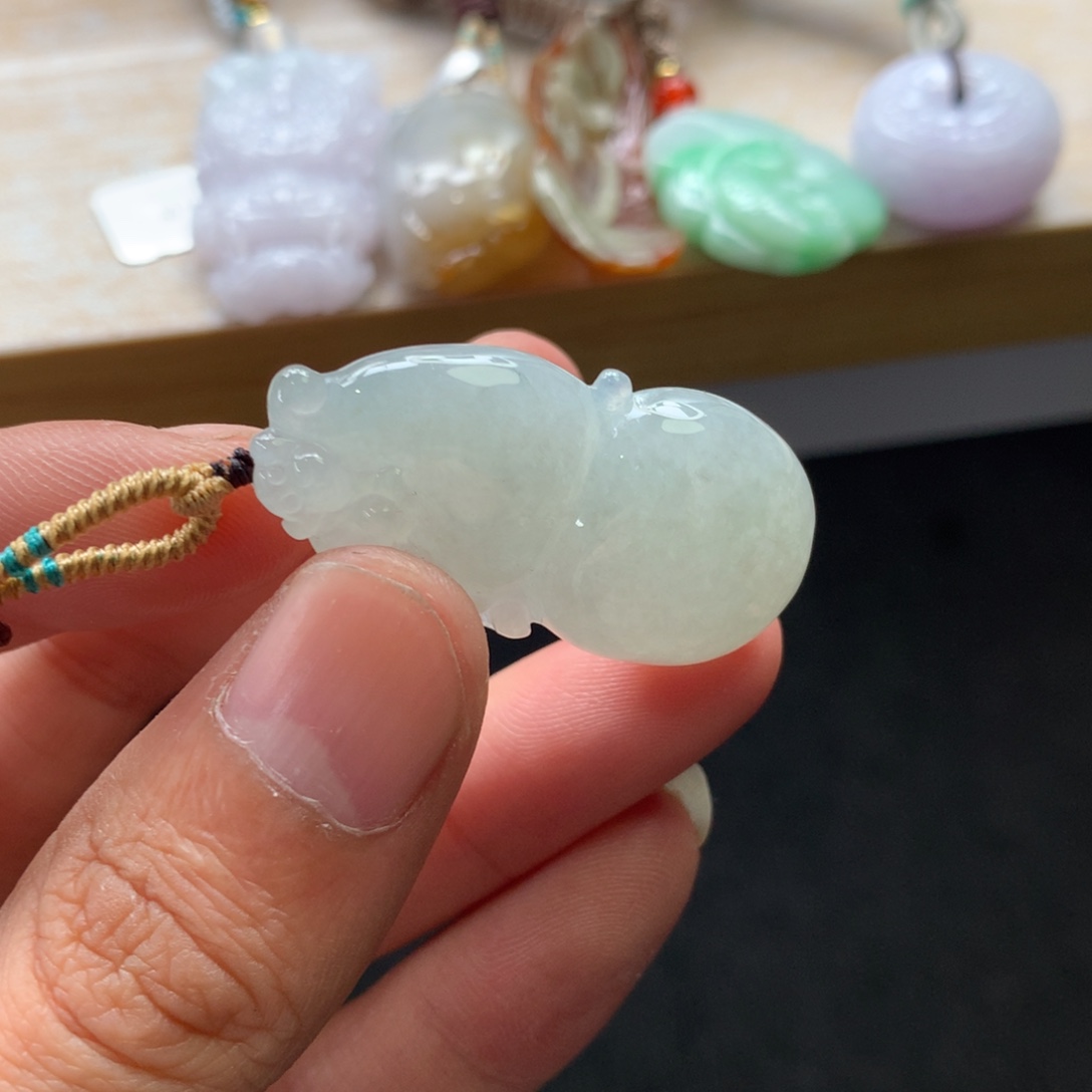 翡翠未镶嵌颈饰吊坠