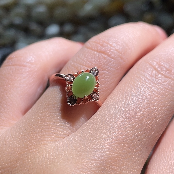 未镶嵌戒指和田玉