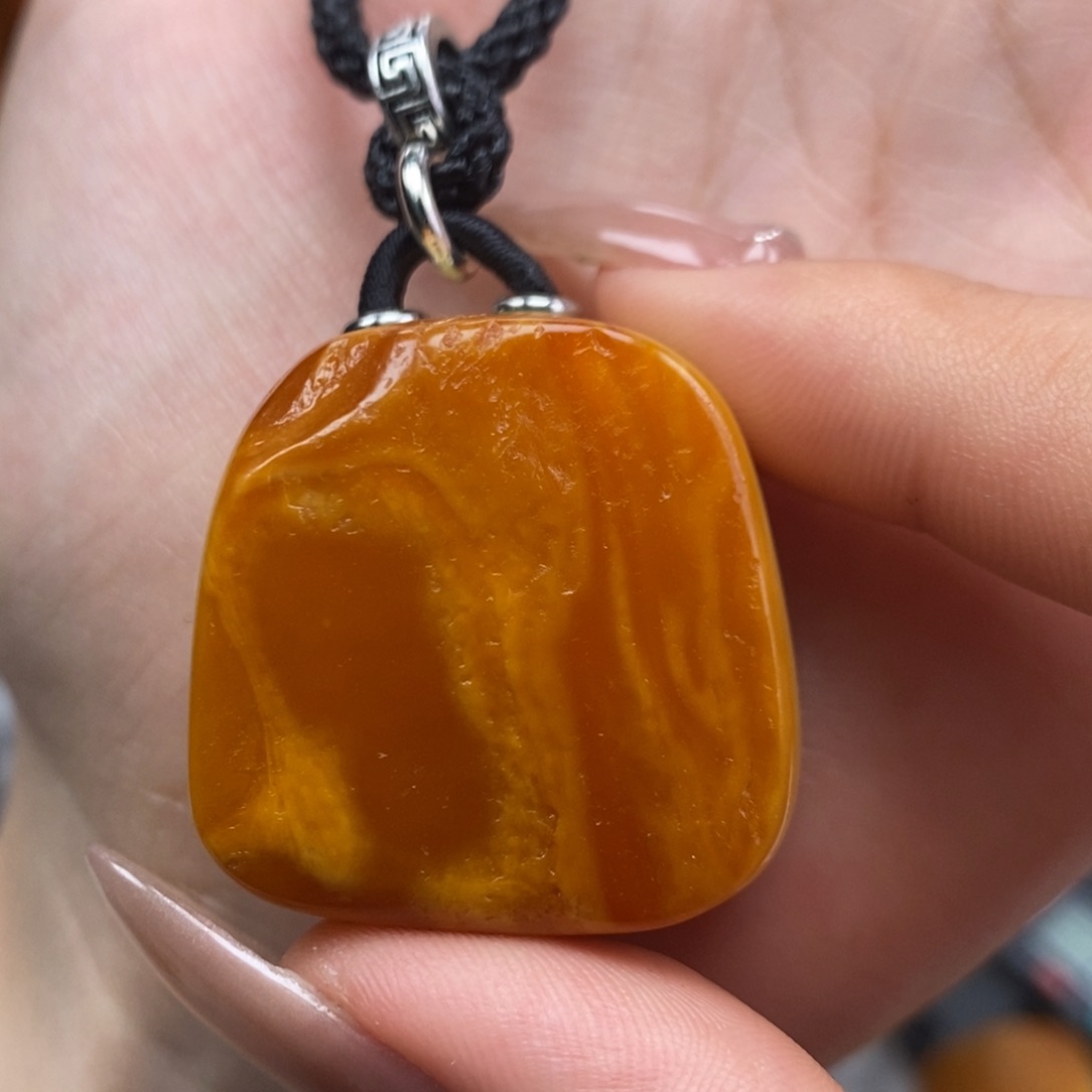 琥珀吊坠(赠链)未镶嵌
