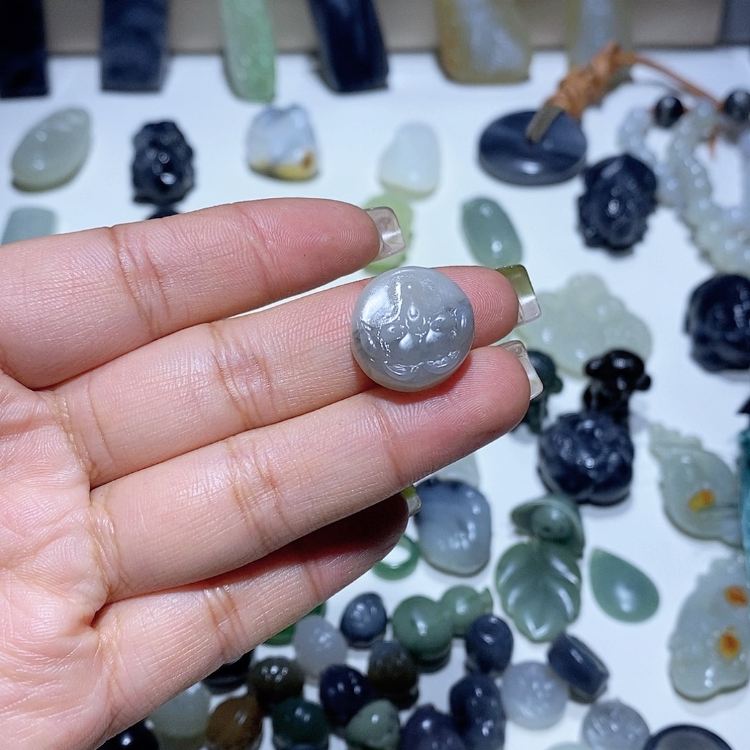 和田玉挂件未镶嵌