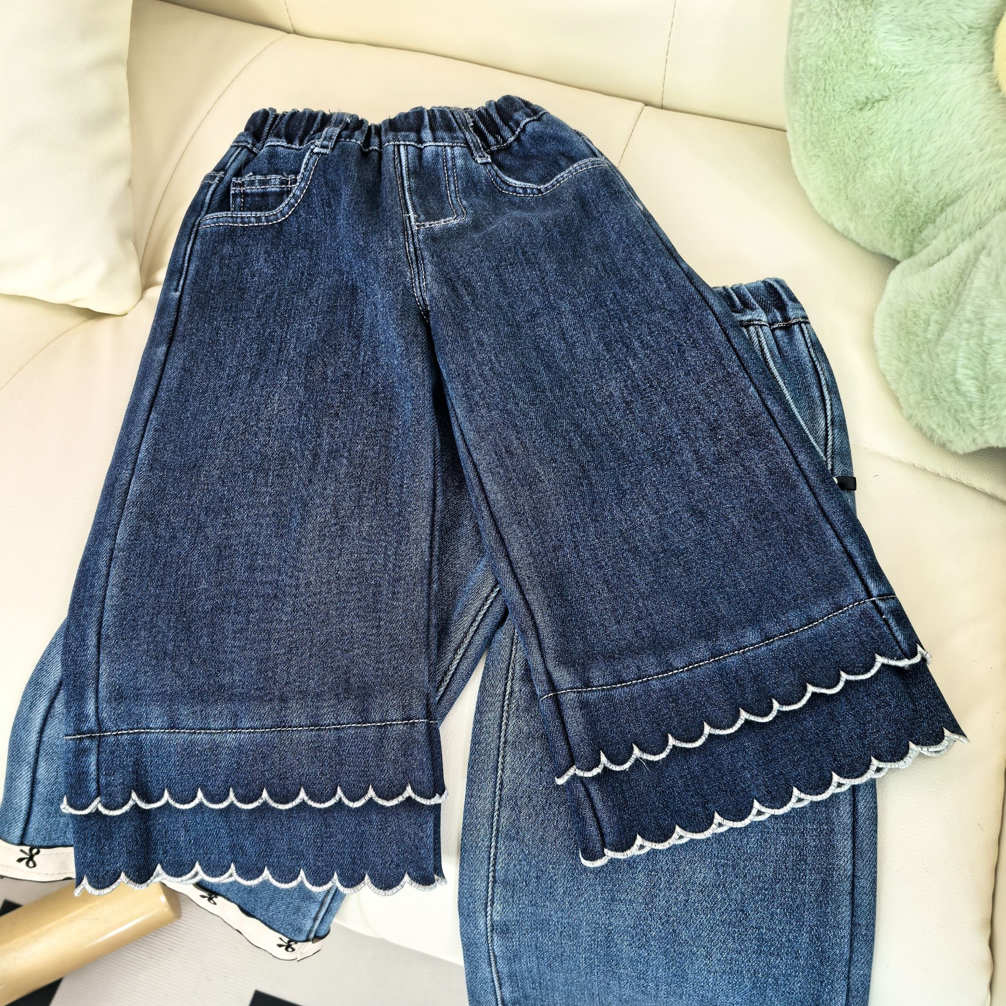 女童加绒裤子2025秋冬季新款时尚百搭加厚牛仔裤女宝洋气阔腿裤