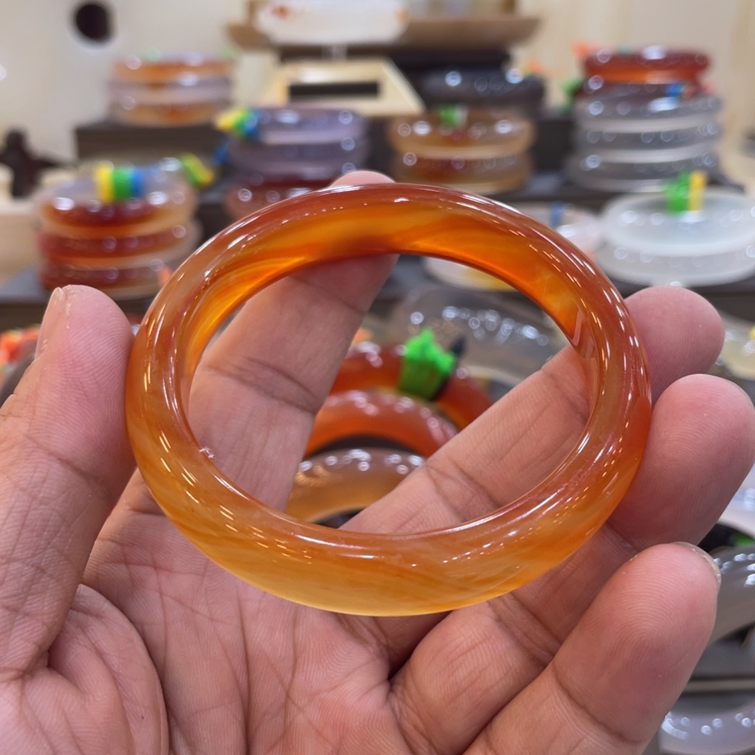 玛瑙/玉髓手镯未镶嵌