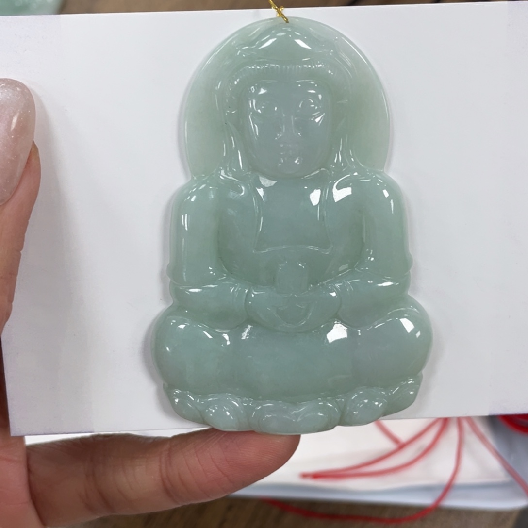 翡翠未镶嵌颈饰观音
