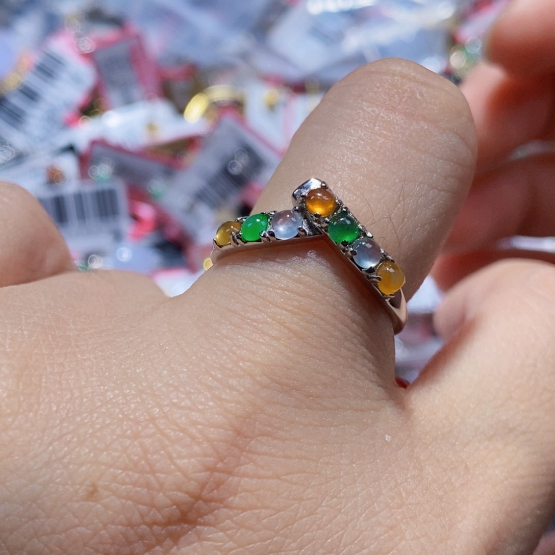 翡翠未镶嵌戒指111