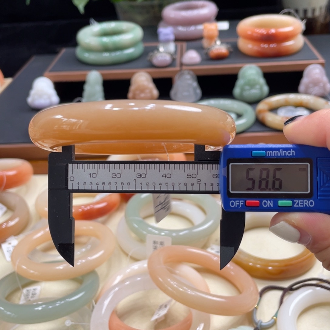 石英岩玉手镯未镶嵌