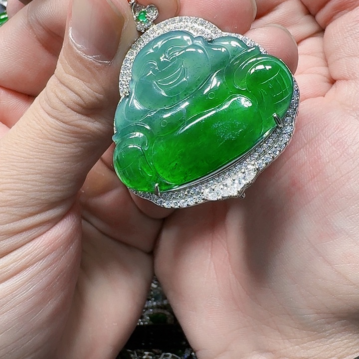 翡翠颈饰未镶嵌天然A货翡翠放漏