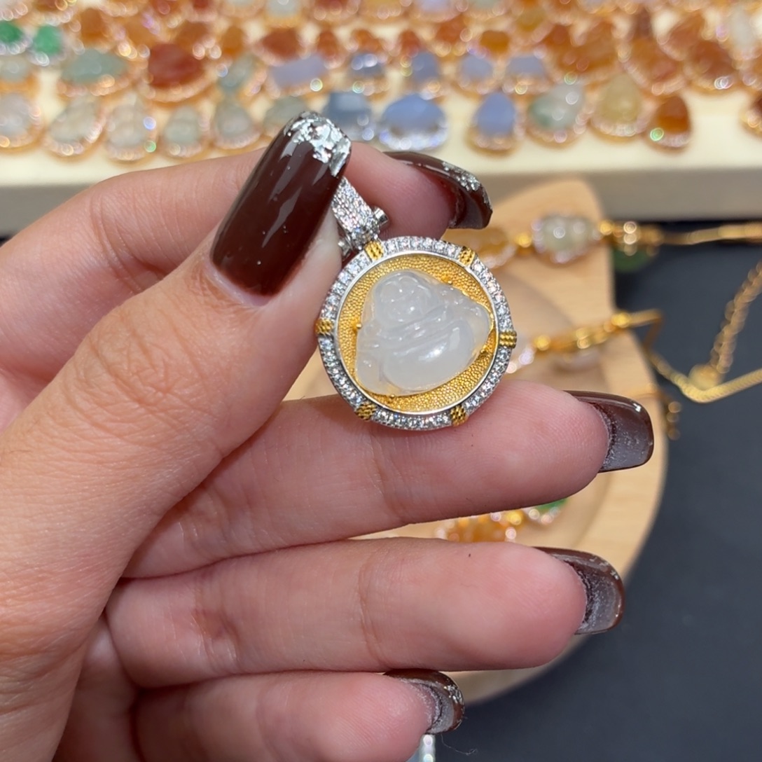 L***e翡翠银S925镶嵌颈饰吊坠