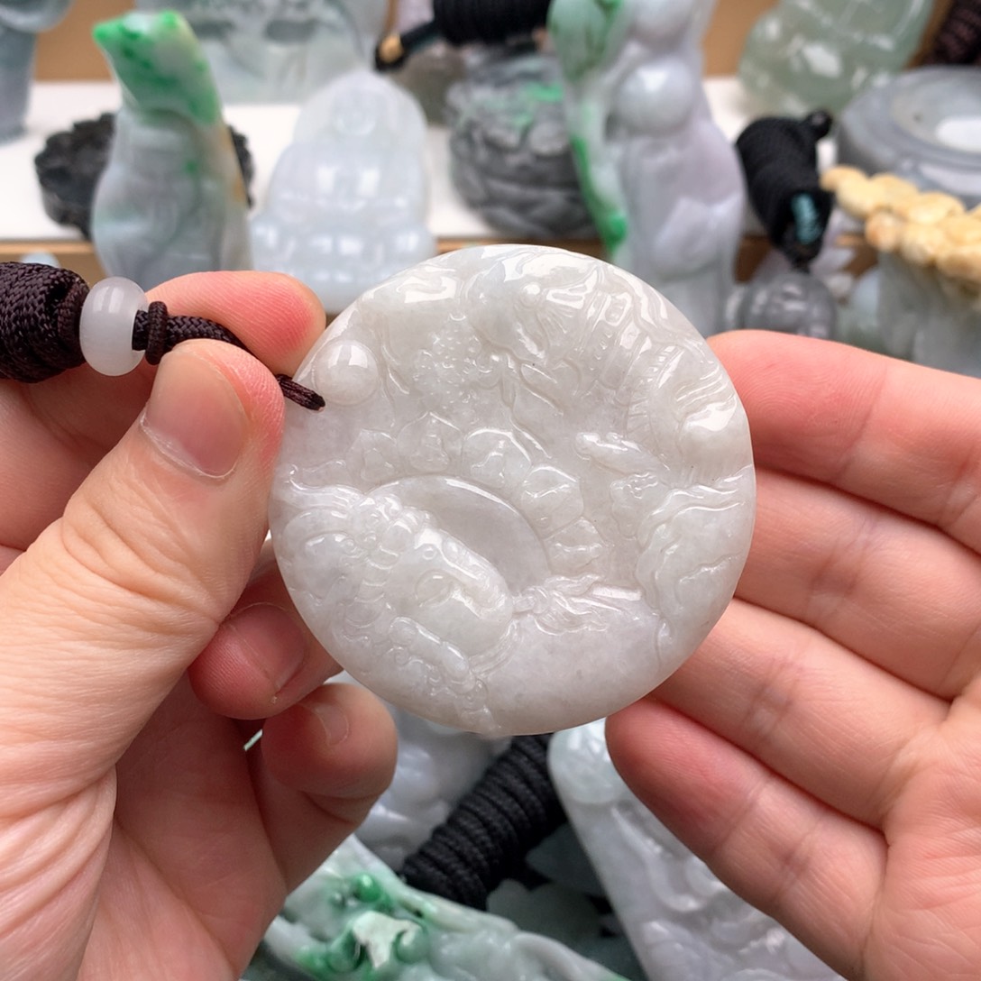 吊坠(不含链)未镶嵌翡翠