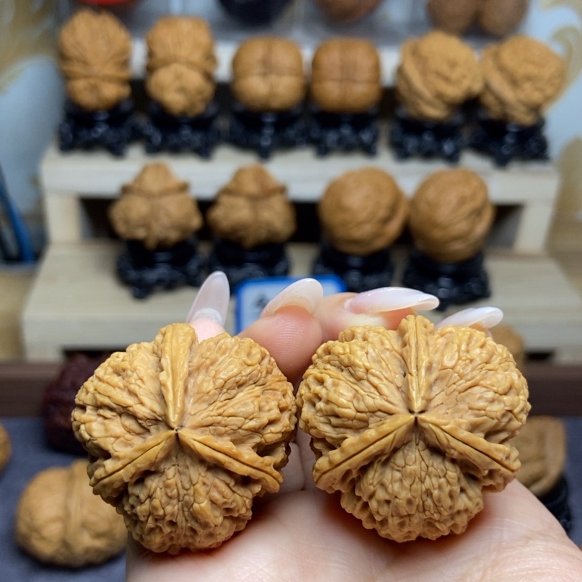 【闪购商品】桃核吊坠4w密石三棱36mmm