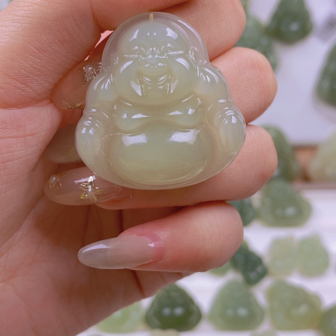 和田玉颈饰未镶嵌微**钱