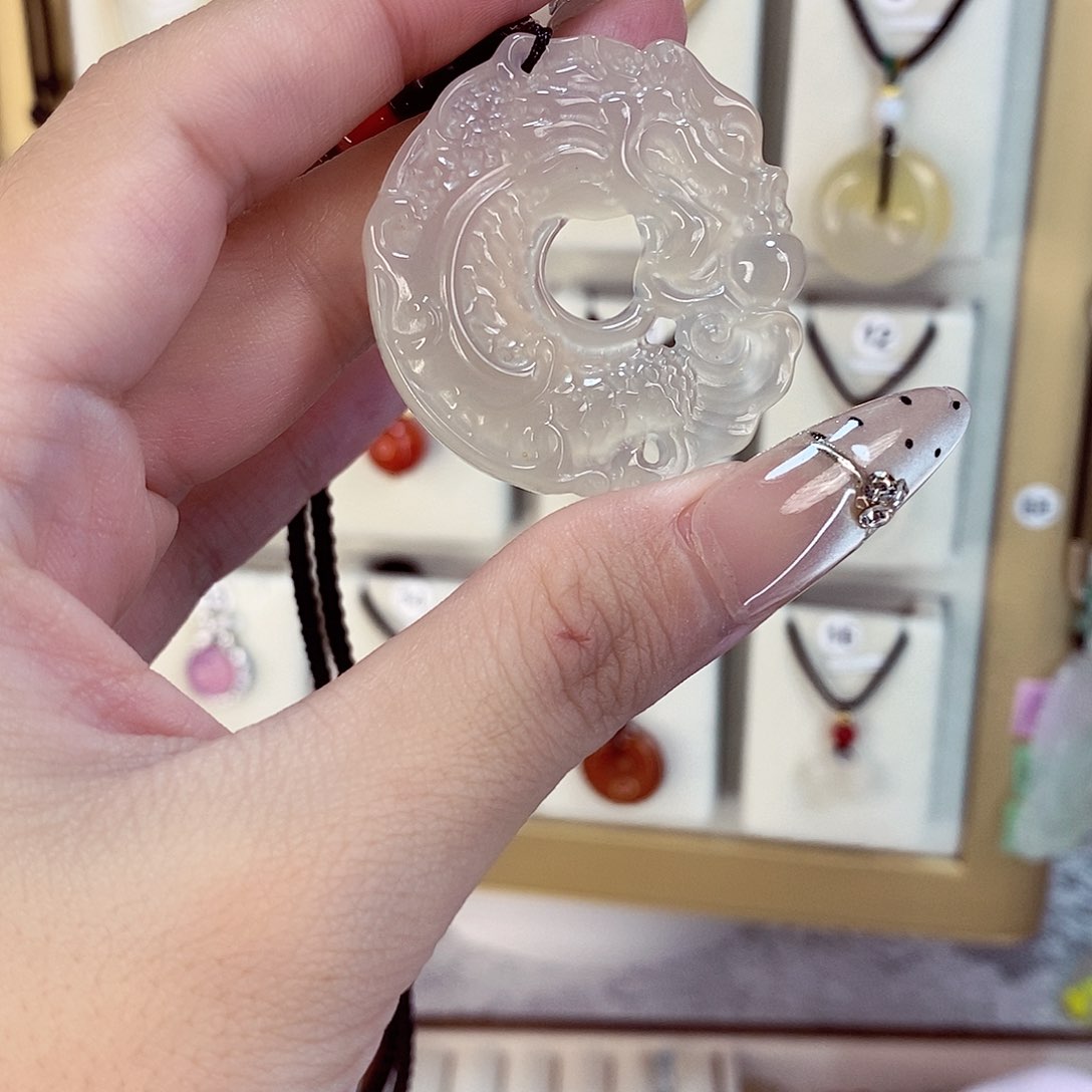 玛瑙/玉髓项链未镶嵌雾**山