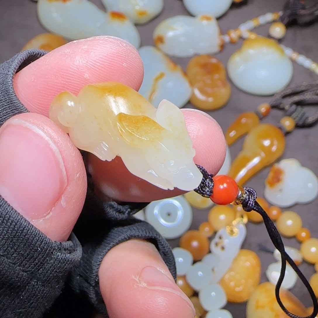 和田玉未镶嵌颈饰