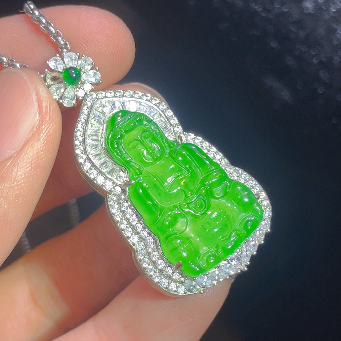 翡翠颈饰未镶嵌翡翠