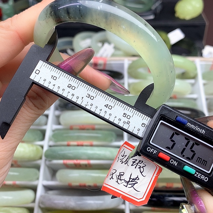 蛇纹石玉手镯未镶嵌786