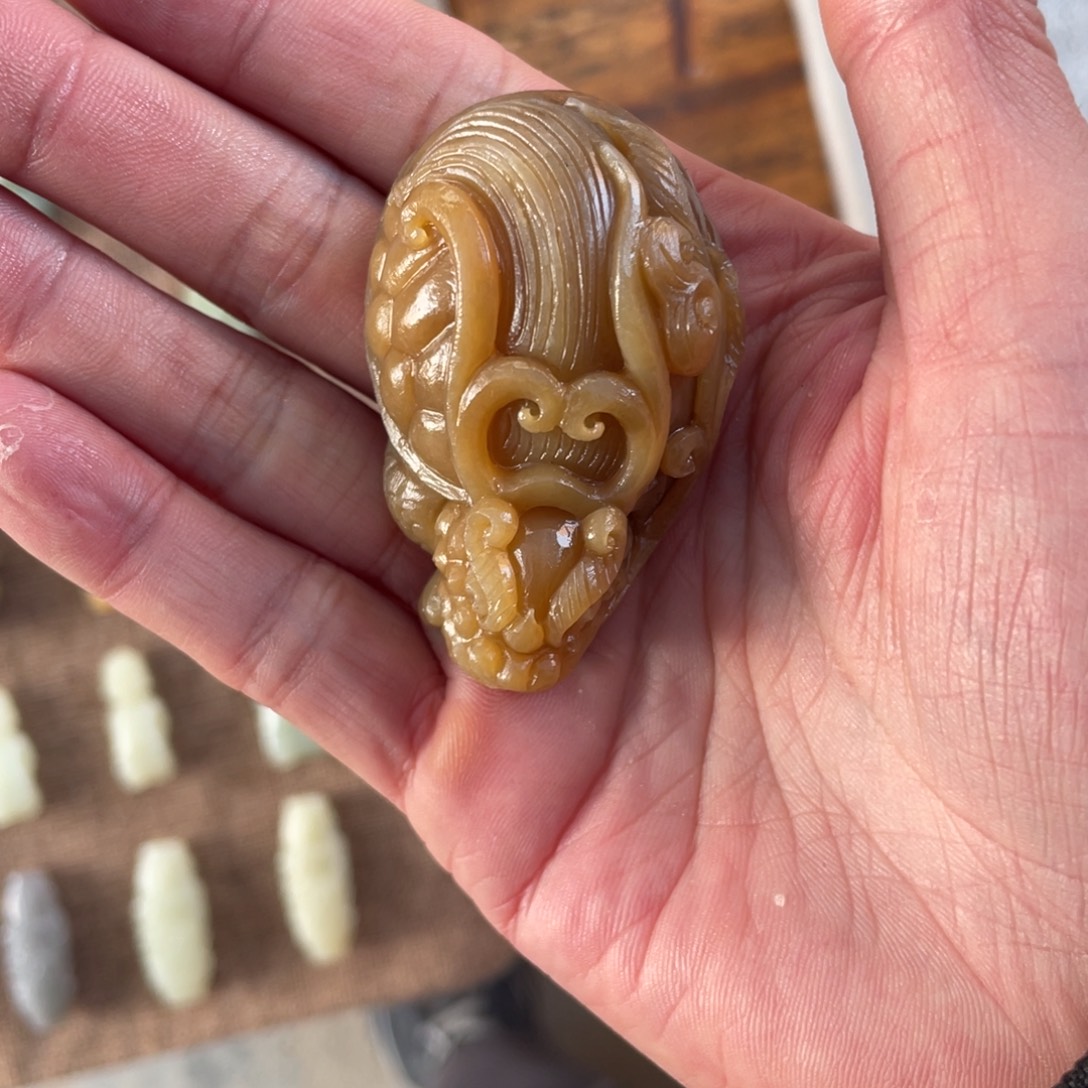 和田玉未镶嵌颈饰