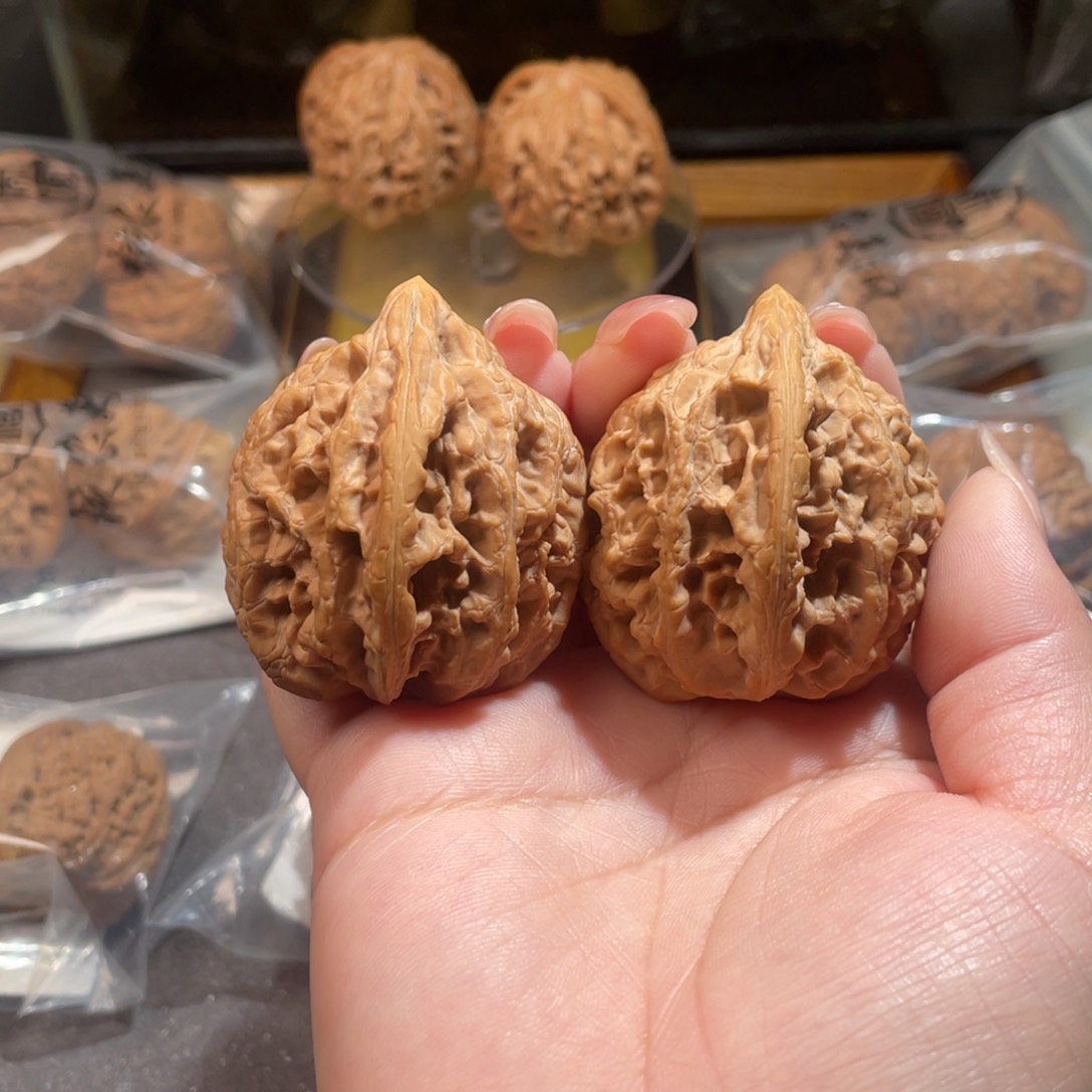 文玩核桃吊坠40大沽石