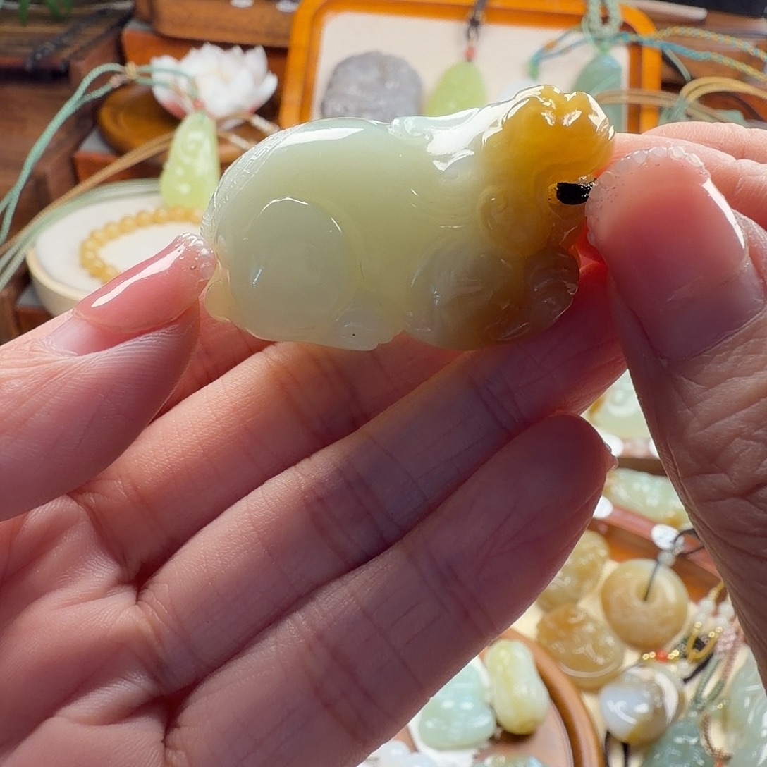 周***ㅤ和田玉未镶嵌颈饰