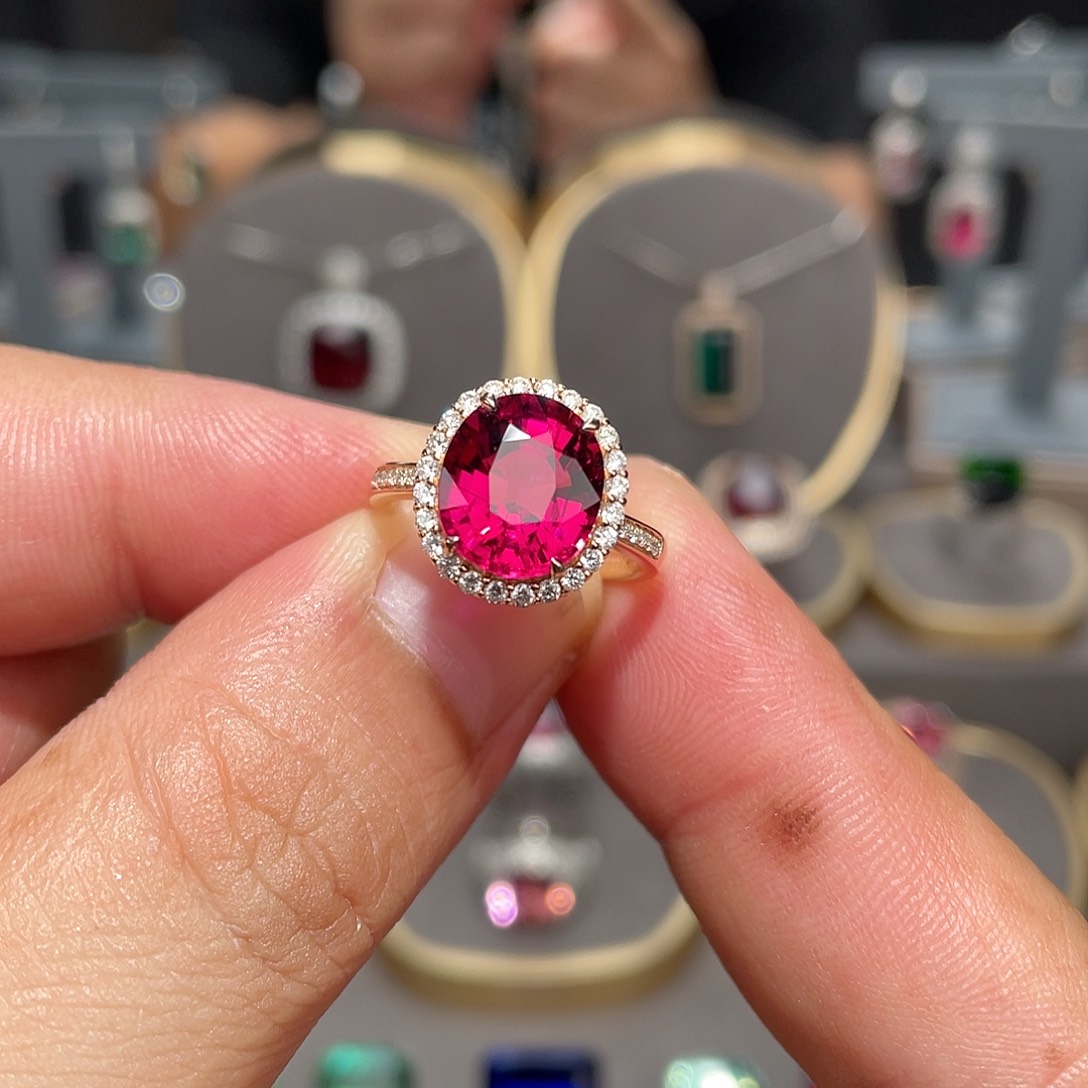 18K金镶嵌戒指碧玺4.36ct