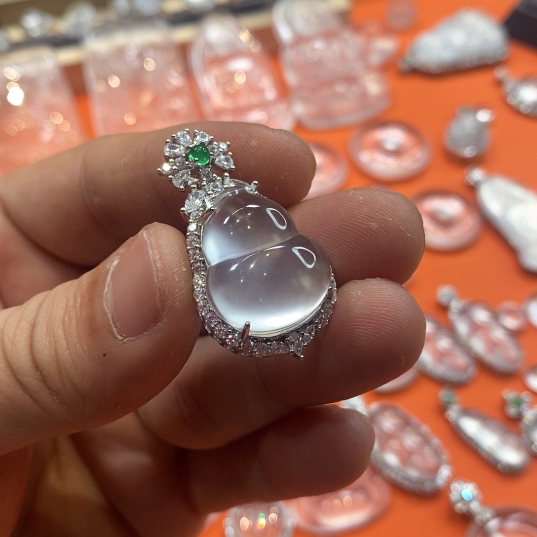 石英质玉吊坠银S925镶嵌