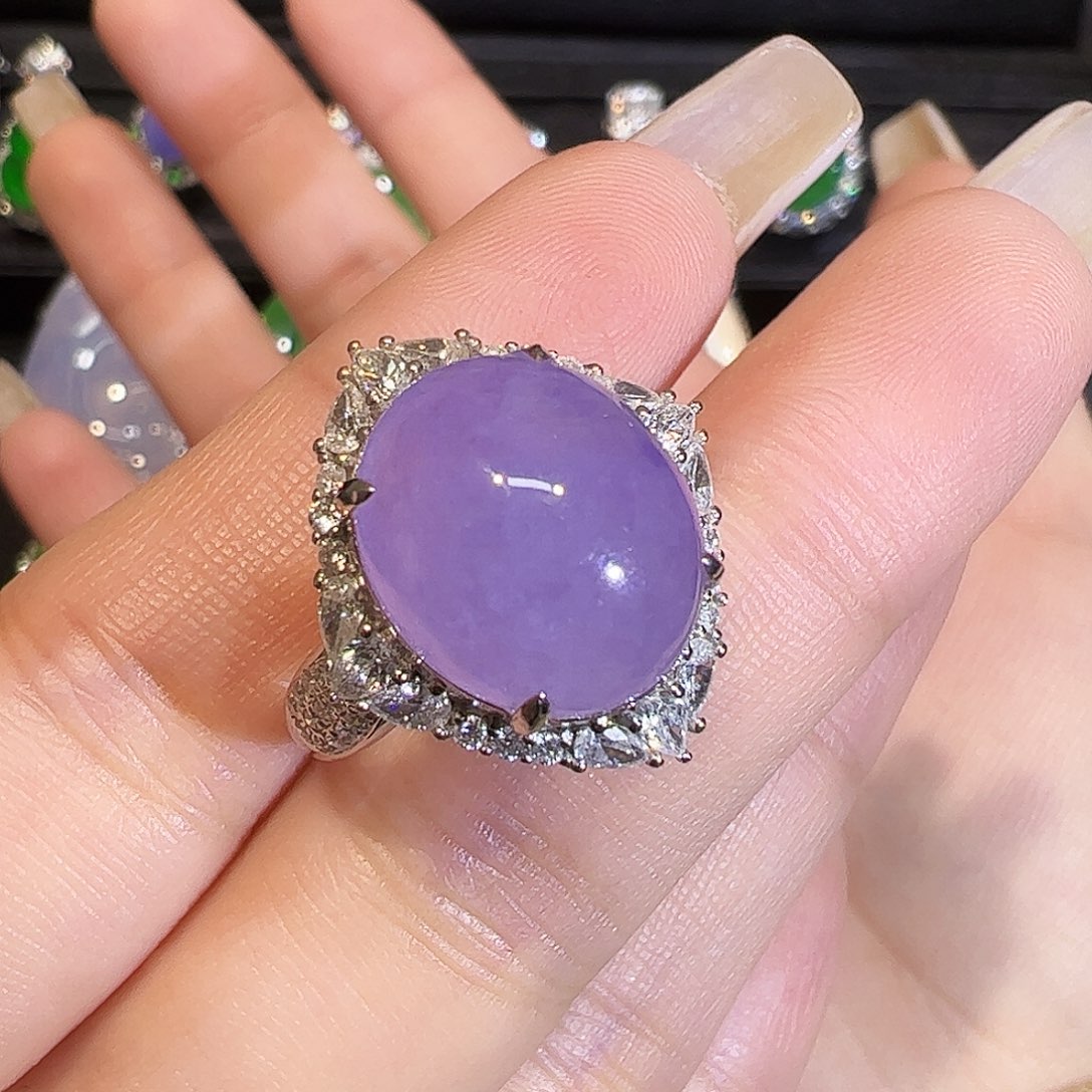 翡翠戒指18K金镶嵌蛋面