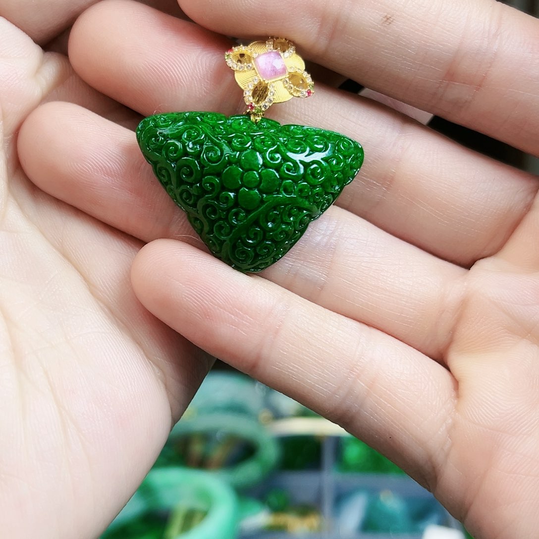 翡翠颈饰银S925镶嵌小*婷吊坠