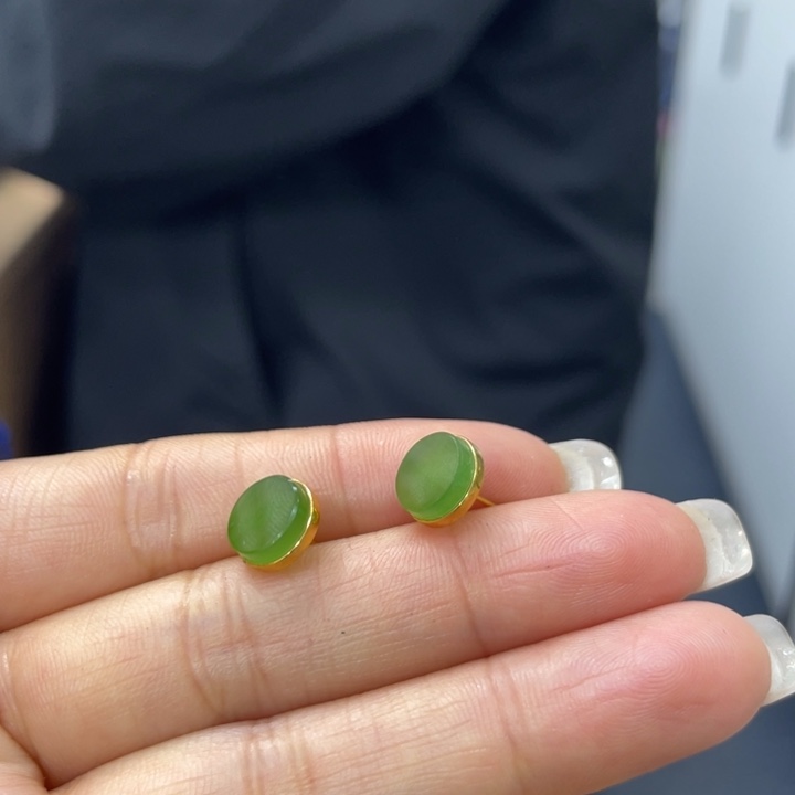 和田玉18K金镶嵌耳饰