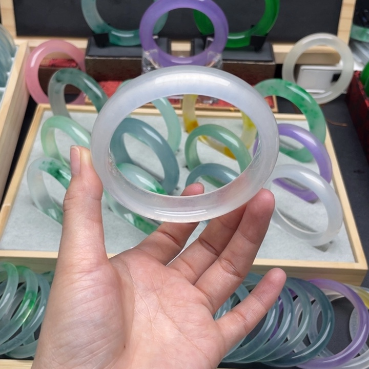 直播链接正圈白月光65-66