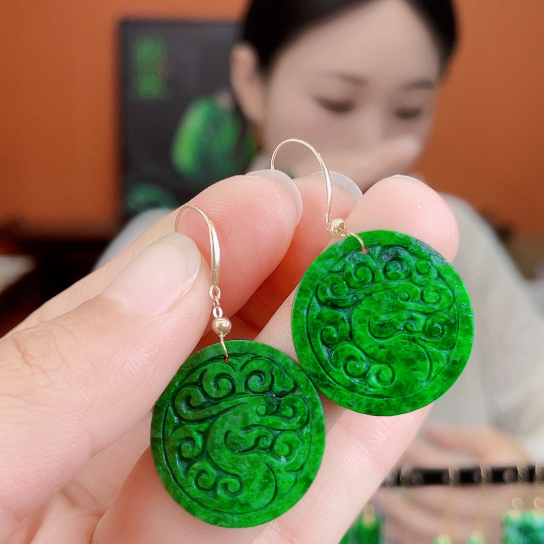 翡翠18K金镶嵌耳饰