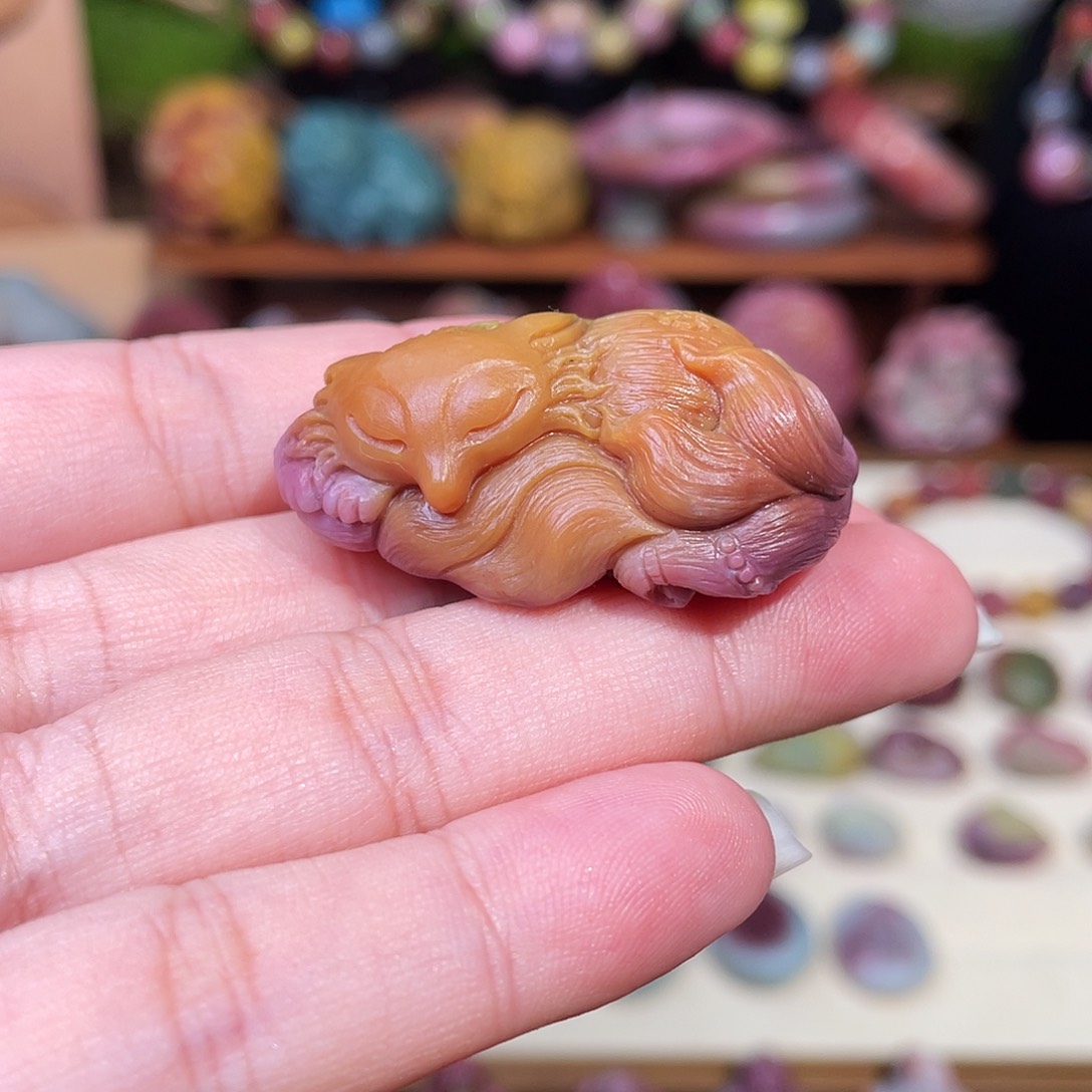 玛瑙/玉髓未镶嵌珠宝半成品盐源玛瑙苏工九尾狐