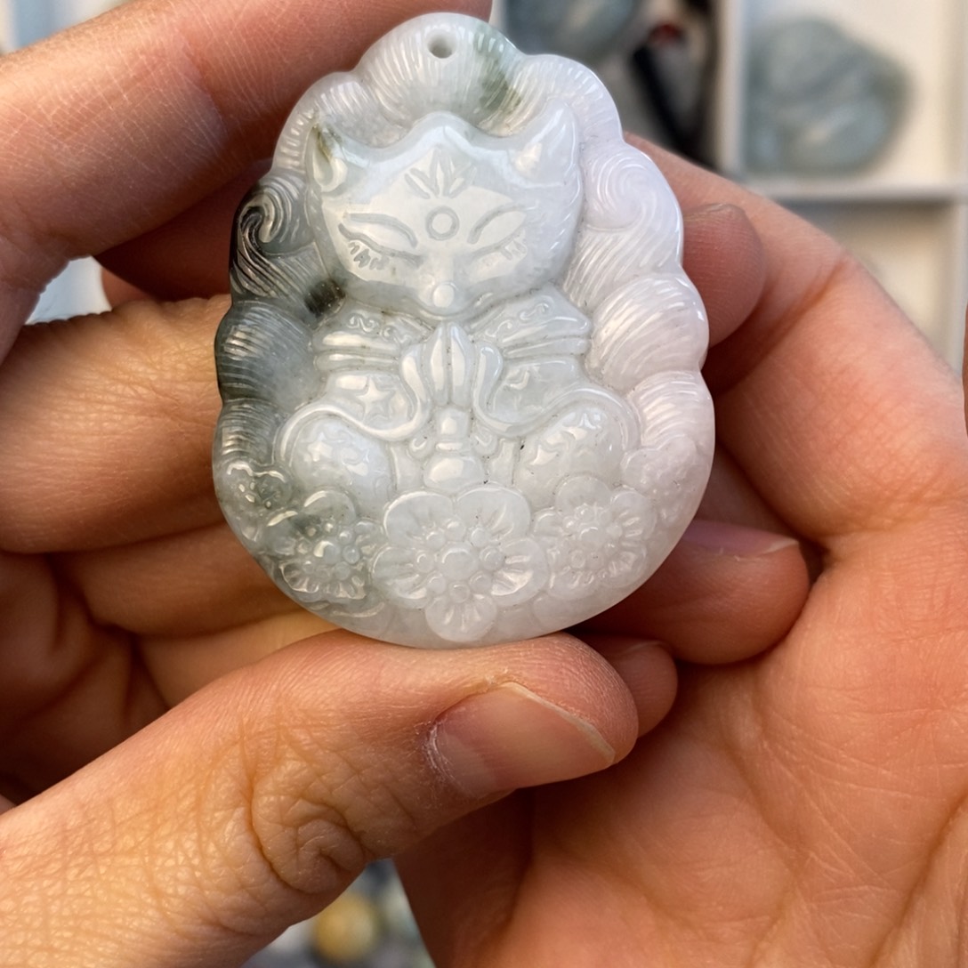 翡翠颈饰未镶嵌九尾