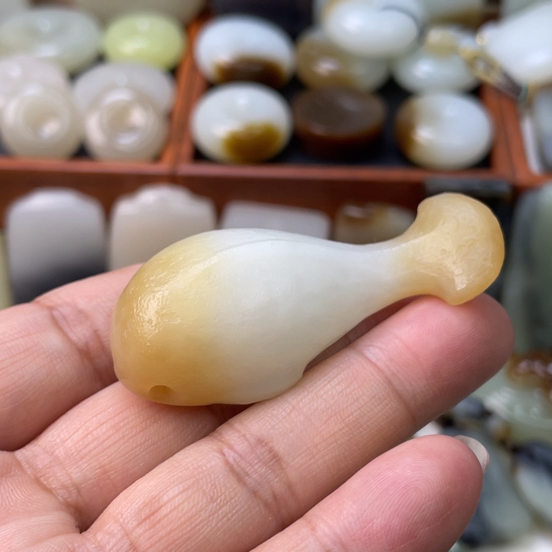 和田玉颈饰未镶嵌