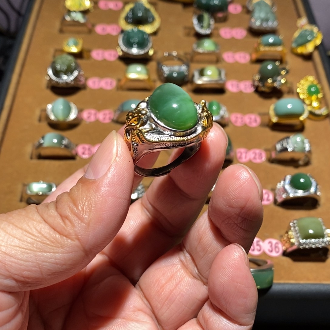 和田玉未镶嵌戒指